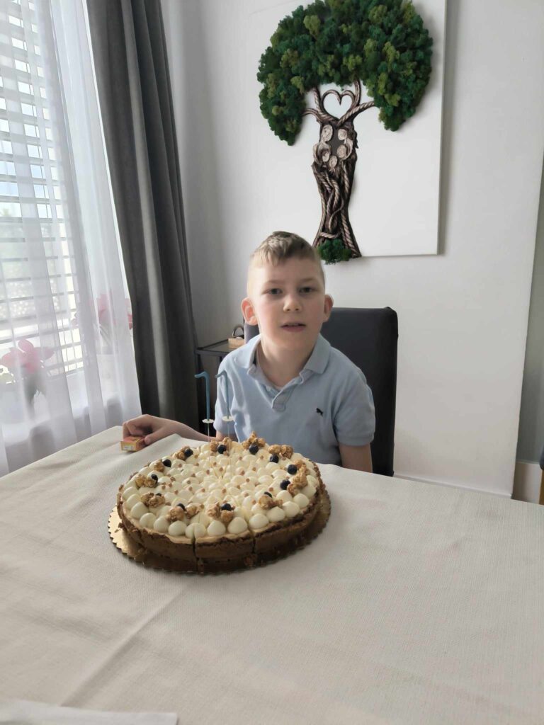 received_1759365951228302